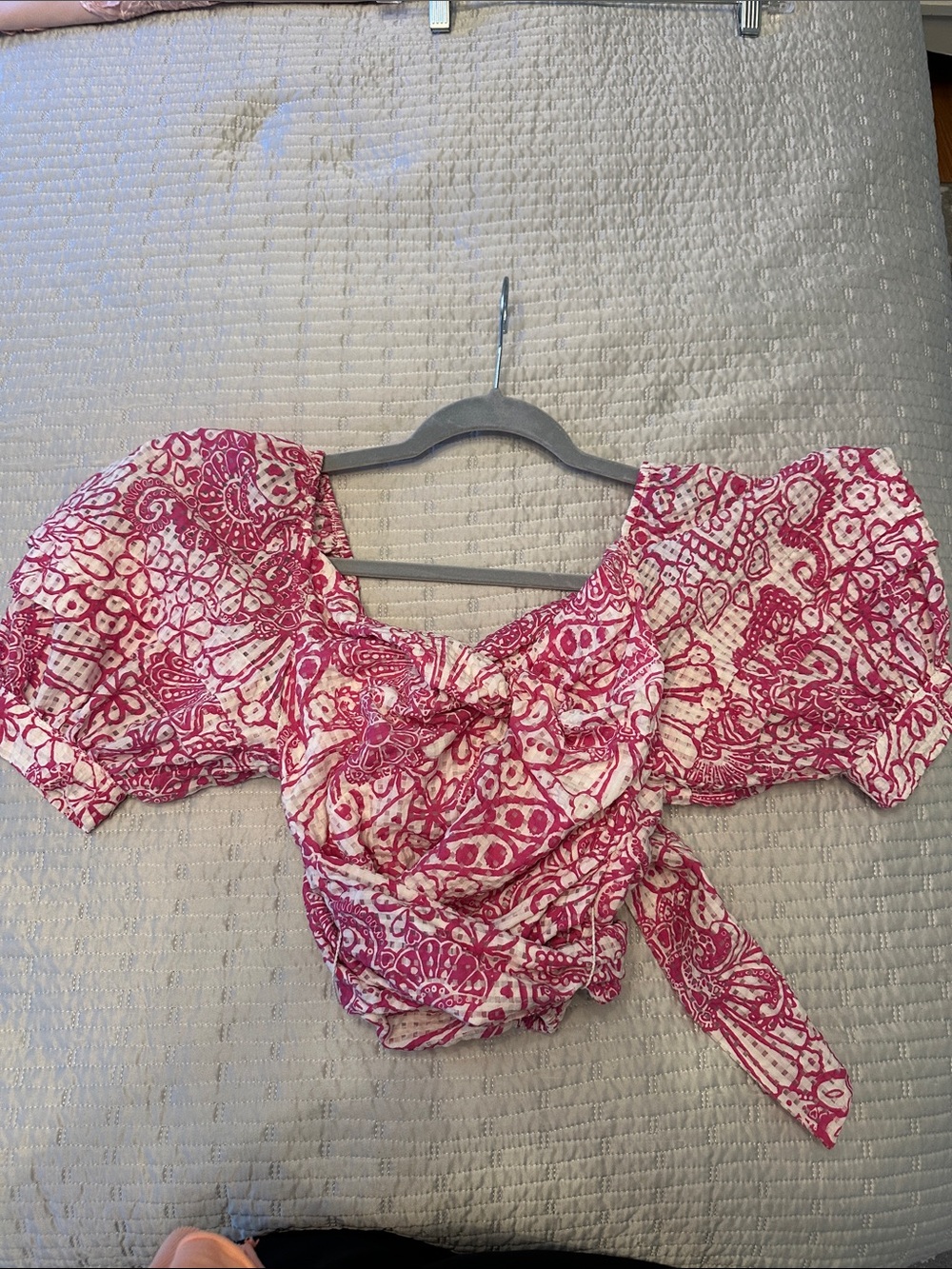 Anthropologie Fuchsia Paisley Tie-Front Puff Sleeve Crop Top